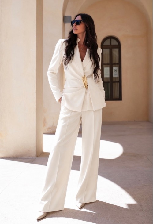 Jaqueline Suit