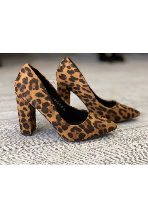  Leopard Heels